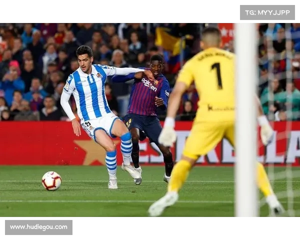 罗马诺曝皇家社会即将签下里昂中卫卡莱塔卡尔