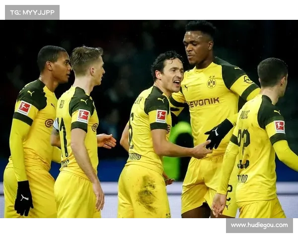 过去两年德国足球舞台上表现最亮眼的球队就是多特蒙德 过去两年德国足球舞台上表现最亮眼的球队就是多特蒙德